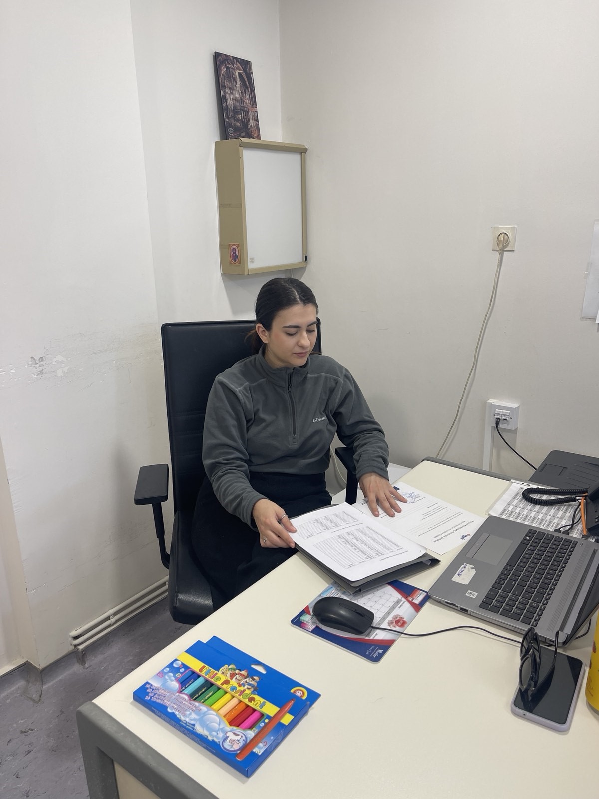 Πραγματοποιήθηκε από το Κέντρο Ημέρας Παιδιών & Εφήβων θεσμική συνάντηση με τον κ. Κουτσονάσιο Ιωάννη, Διευθυντή του Κέντρου Υγείας Πύλης ν. Τρικάλων με σκοπό την αξιολόγηση μαθητών προσχολικής και σχολικής ηλικίας της περιοχής