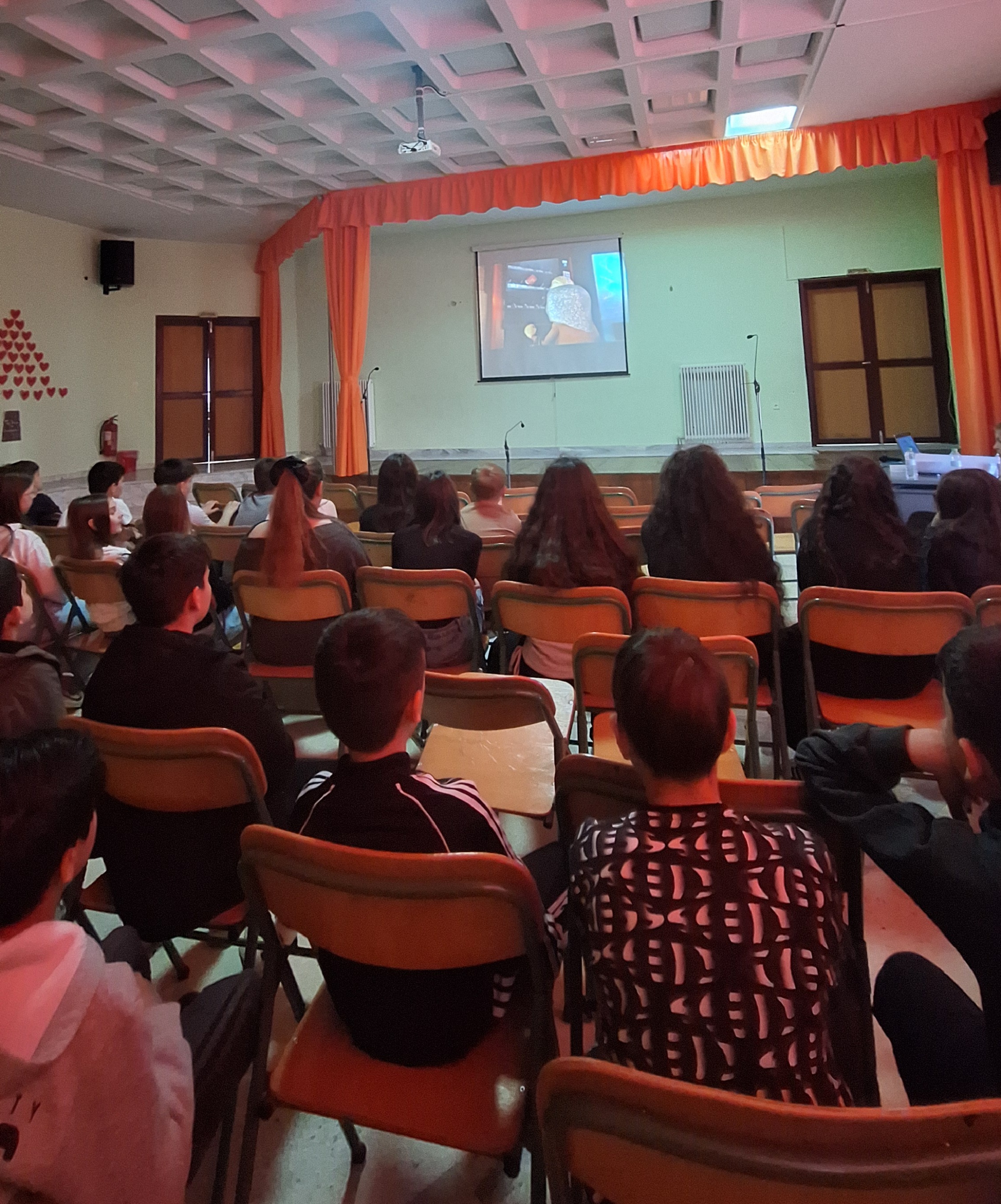 Πραγματοποιήθηκε από το Κέντρο Ημέρας Παιδιών & Εφήβων, βιωματική δράση σε μαθητές/τριες όλων των τάξεων του 1ου Δημοτικού Σχολείου Οιχαλίας Τρικάλων, με τίτλο: «Μη Βίαιη Επικοινωνία»